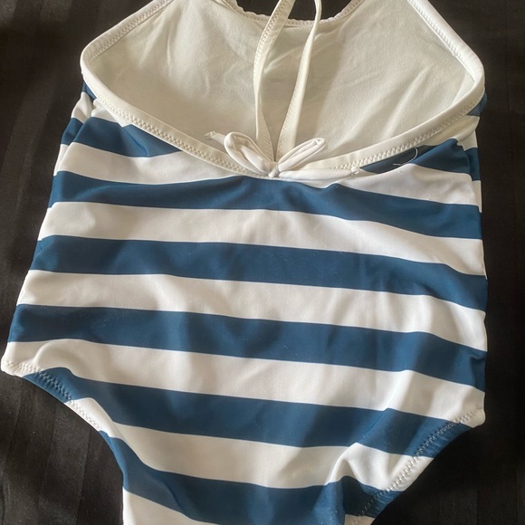 Used - Picture 2 of 3